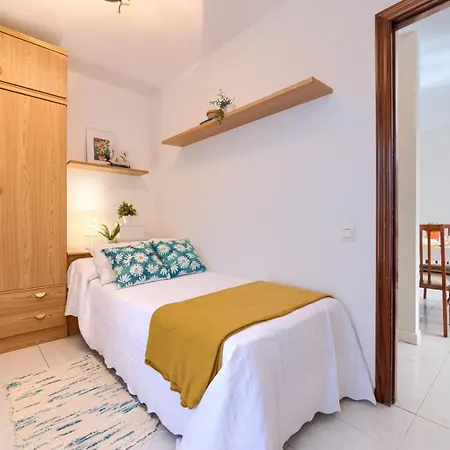 Piso De Dos En Playa De Ris- Noja