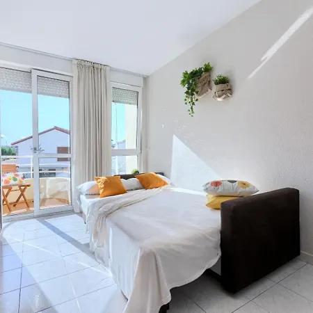 Piso De Dos En Playa De Ris- Apartment *