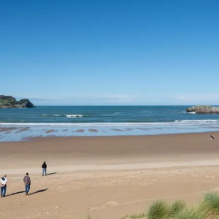 Piso De Dos En Playa De Ris- Noja